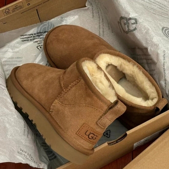 🥶🔥UGG Classic Ultra Mini Boot - Picture 6 of 6